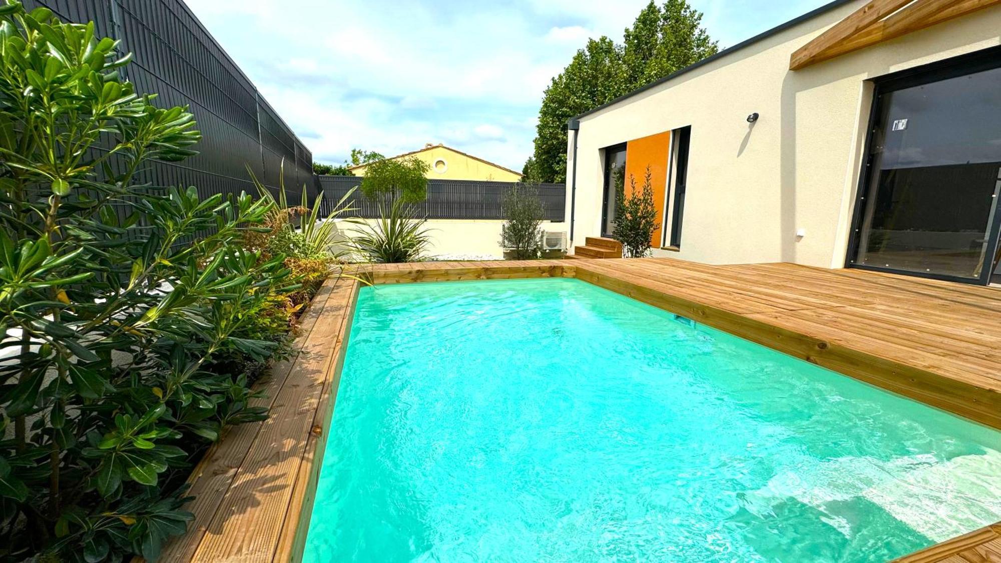 Daya Lodge. LʼIsle-sur-la-Sorgue Zewnętrze zdjęcie