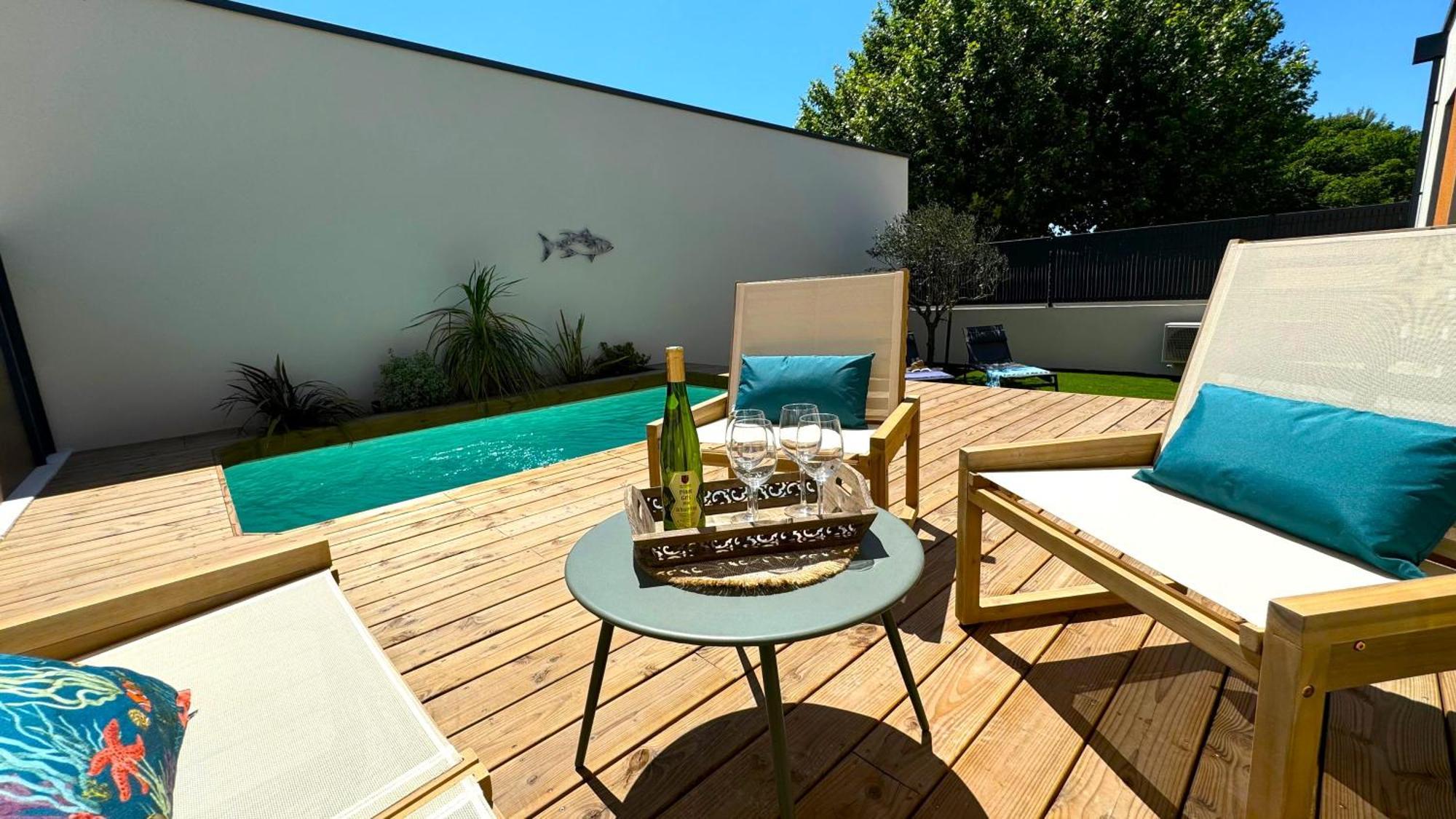 Daya Lodge. LʼIsle-sur-la-Sorgue Zewnętrze zdjęcie