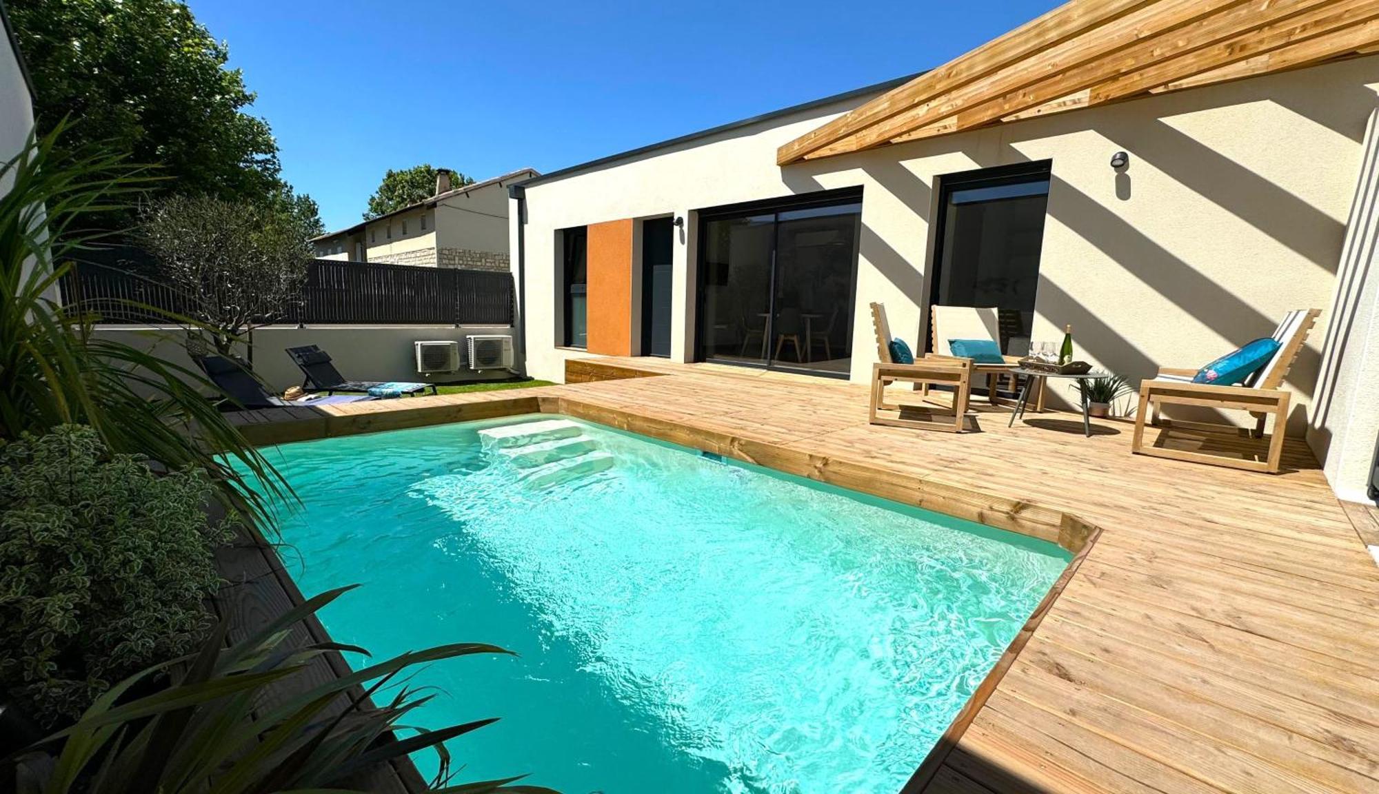 Daya Lodge. LʼIsle-sur-la-Sorgue Zewnętrze zdjęcie