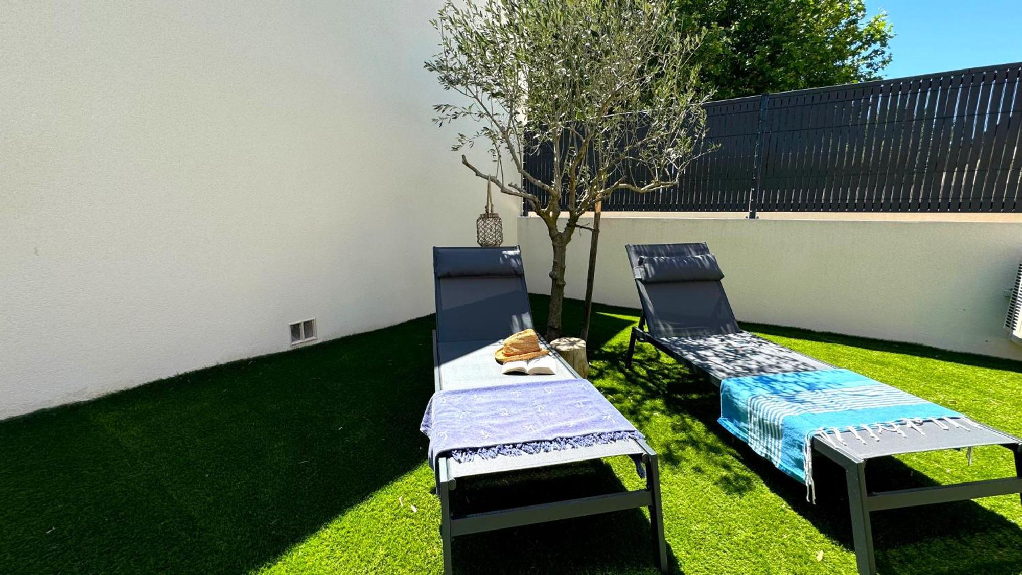 Daya Lodge. LʼIsle-sur-la-Sorgue Zewnętrze zdjęcie
