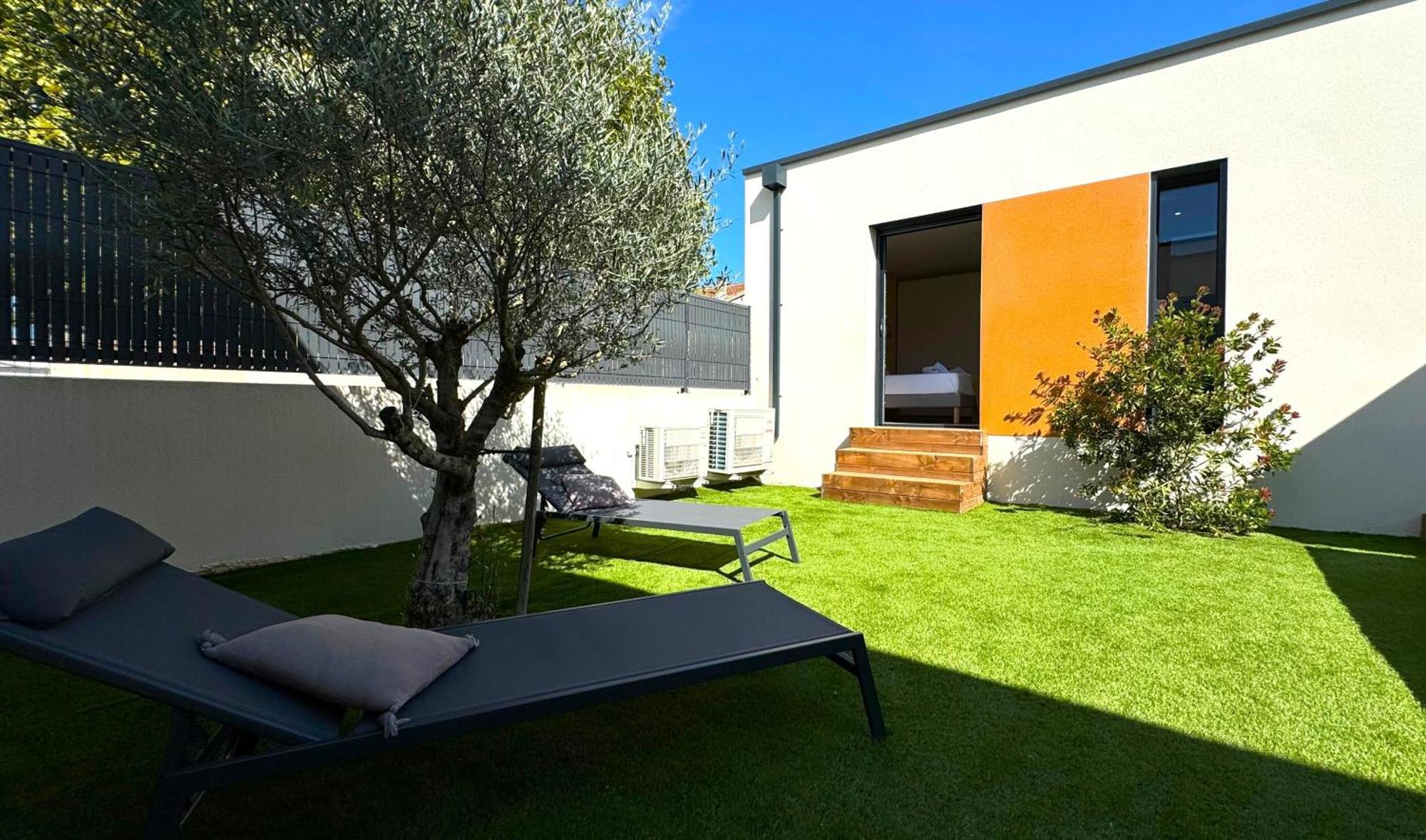 Daya Lodge. LʼIsle-sur-la-Sorgue Zewnętrze zdjęcie