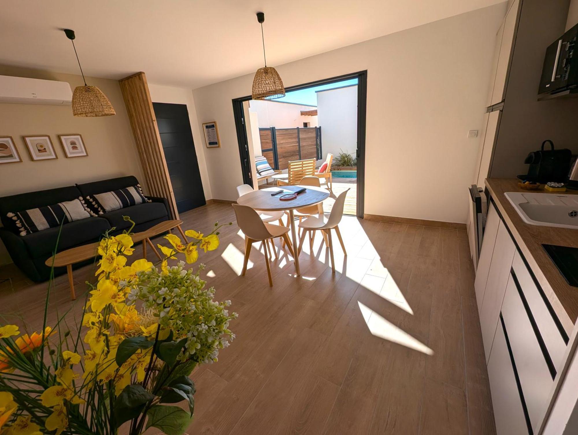 Daya Lodge. LʼIsle-sur-la-Sorgue Zewnętrze zdjęcie