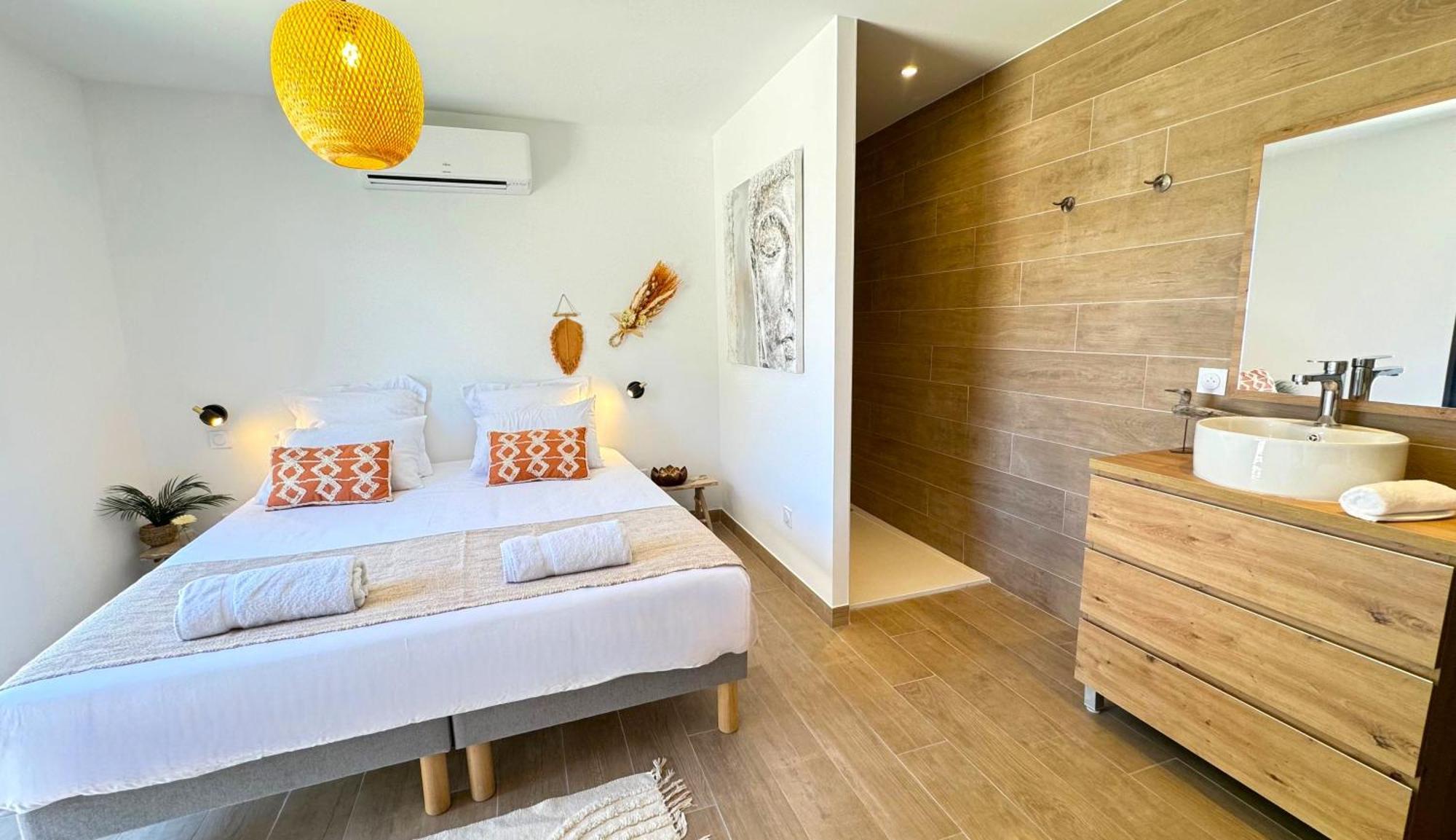Daya Lodge. LʼIsle-sur-la-Sorgue Zewnętrze zdjęcie