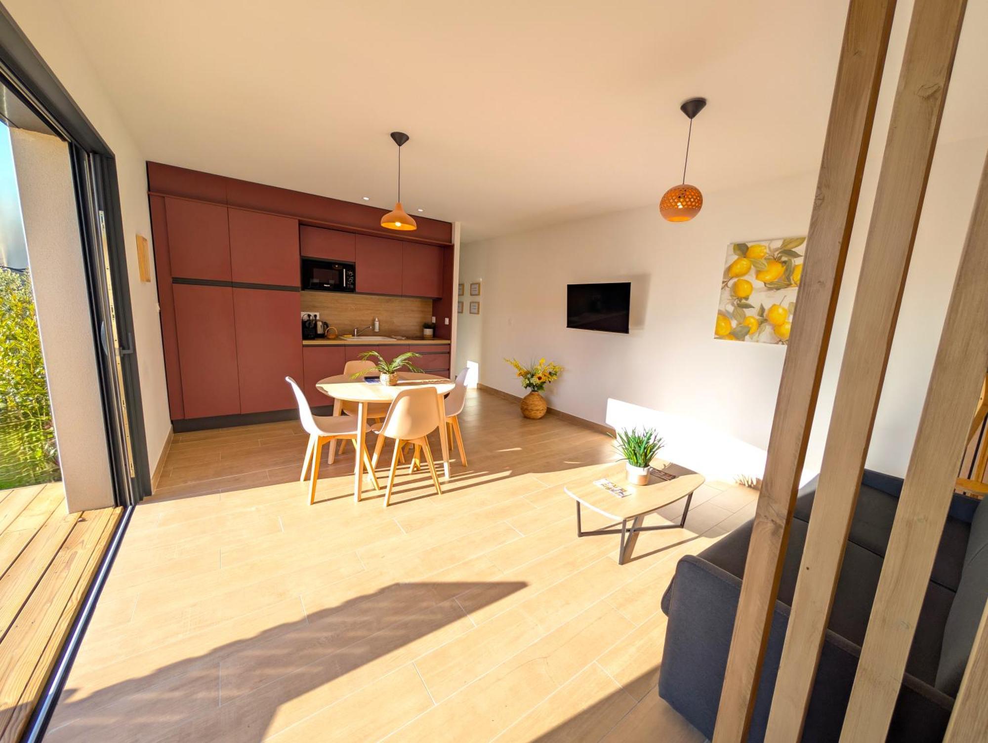 Daya Lodge. LʼIsle-sur-la-Sorgue Zewnętrze zdjęcie