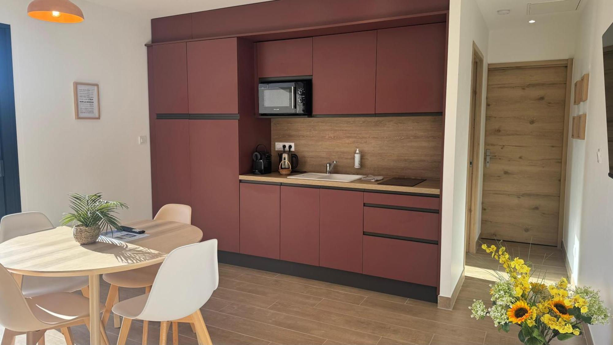 Daya Lodge. LʼIsle-sur-la-Sorgue Zewnętrze zdjęcie