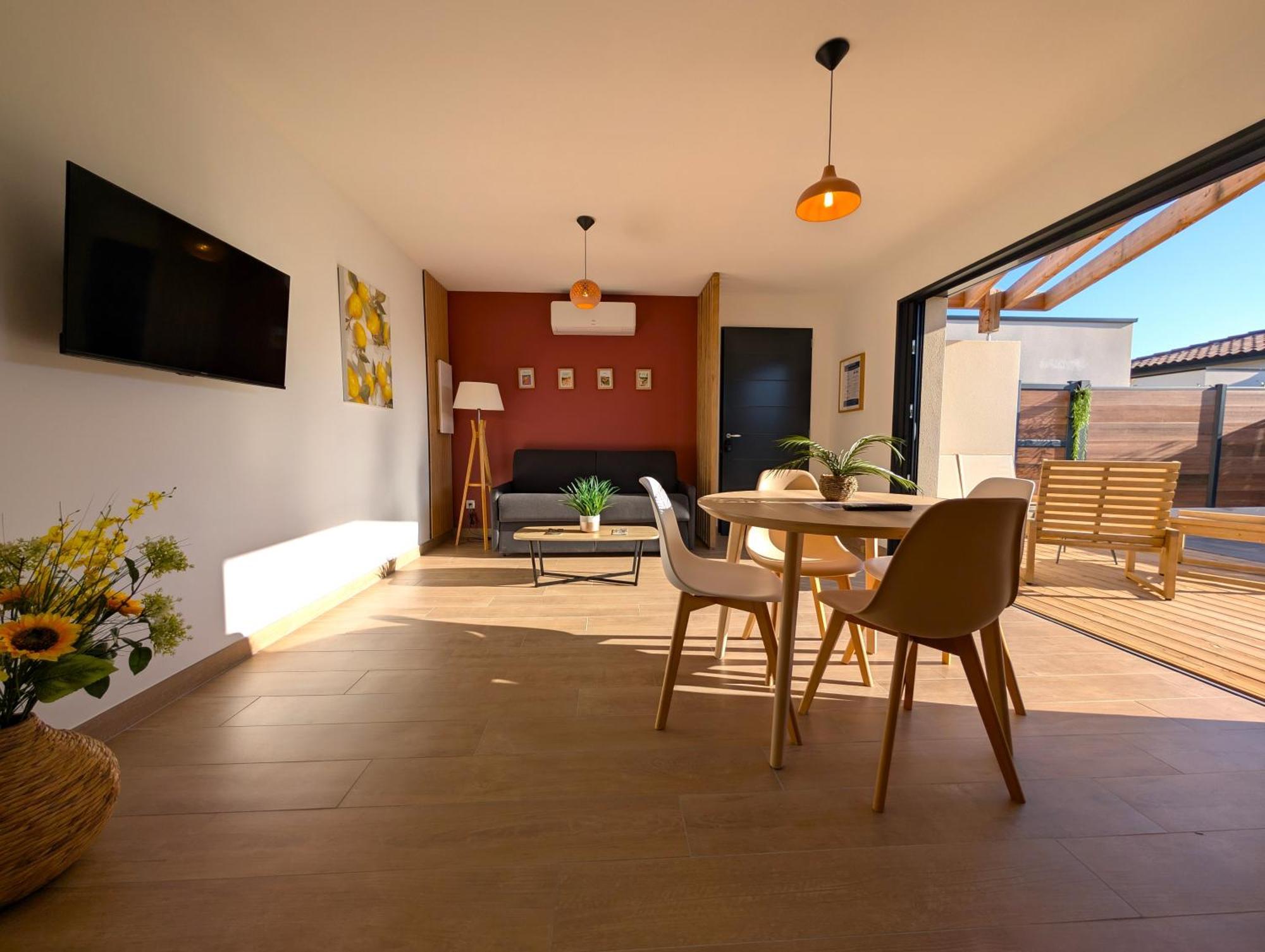 Daya Lodge. LʼIsle-sur-la-Sorgue Zewnętrze zdjęcie