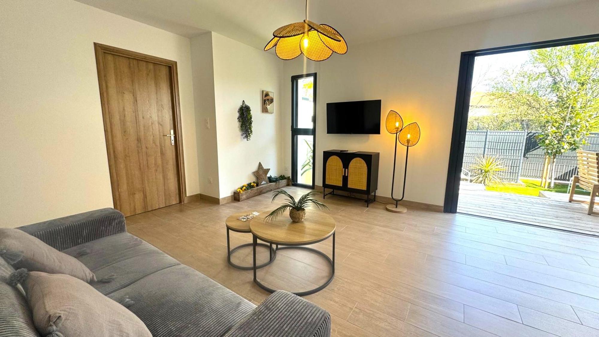 Daya Lodge. LʼIsle-sur-la-Sorgue Zewnętrze zdjęcie